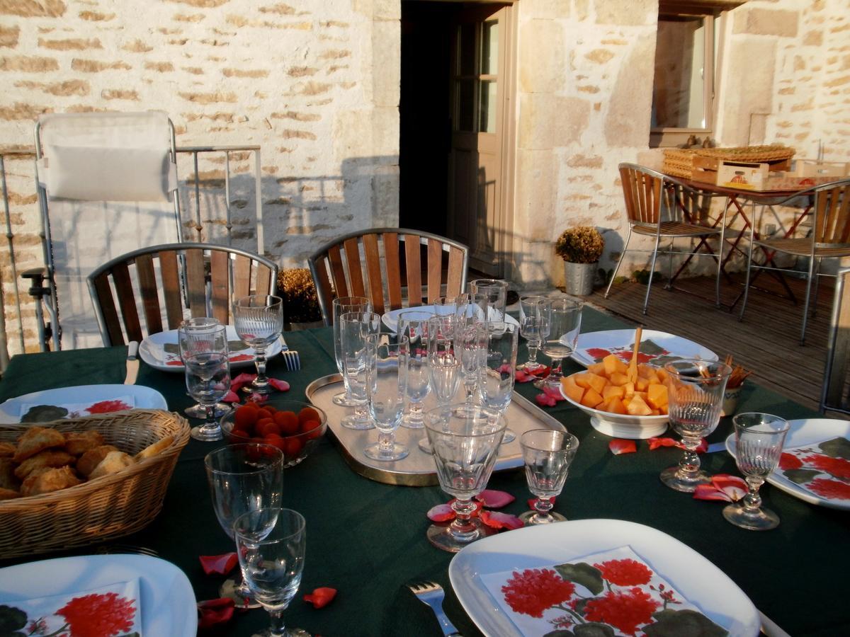 Val De La Nef Bed & Breakfast Joux-la-Ville ภายนอก รูปภาพ
